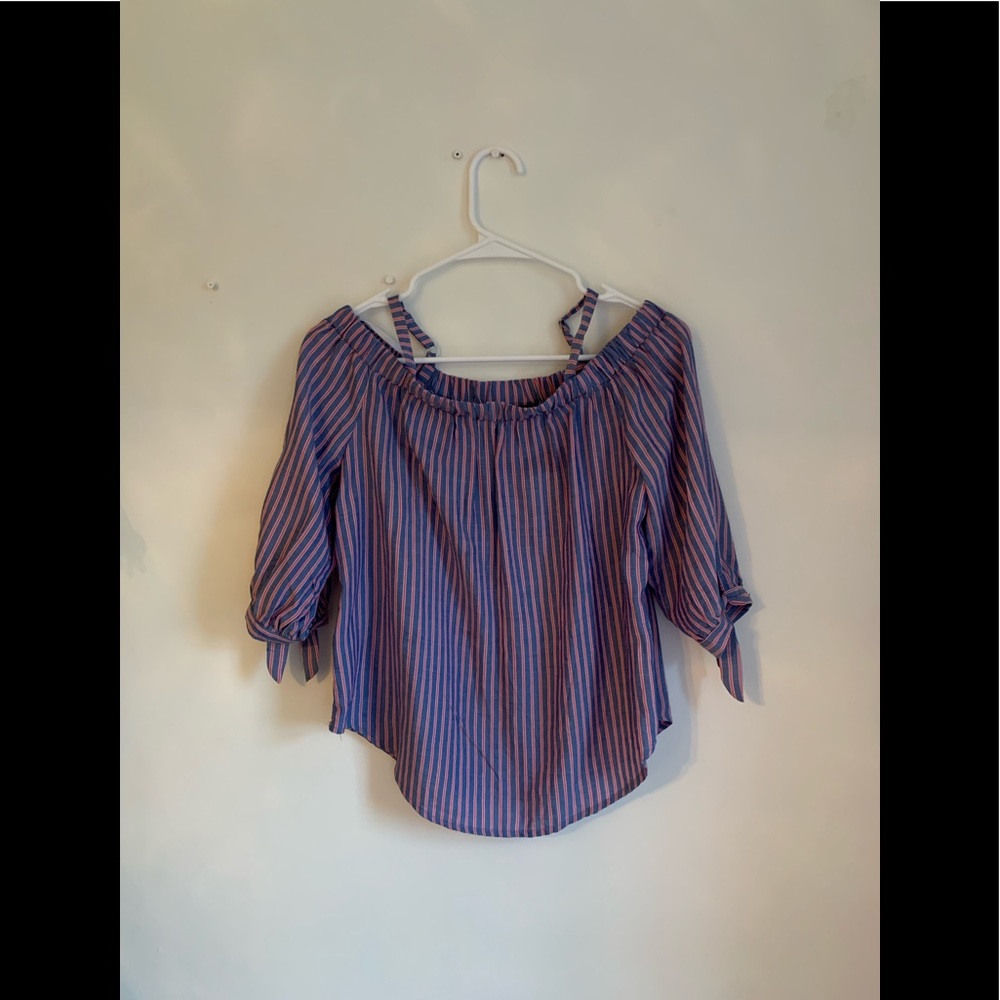 Off the shoulder stripped half sleeve